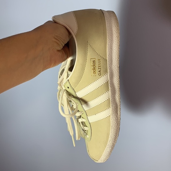 Adidas originals gazelles blue bottoms cream beige white soles size US women 8.5 - Picture 4 of 10